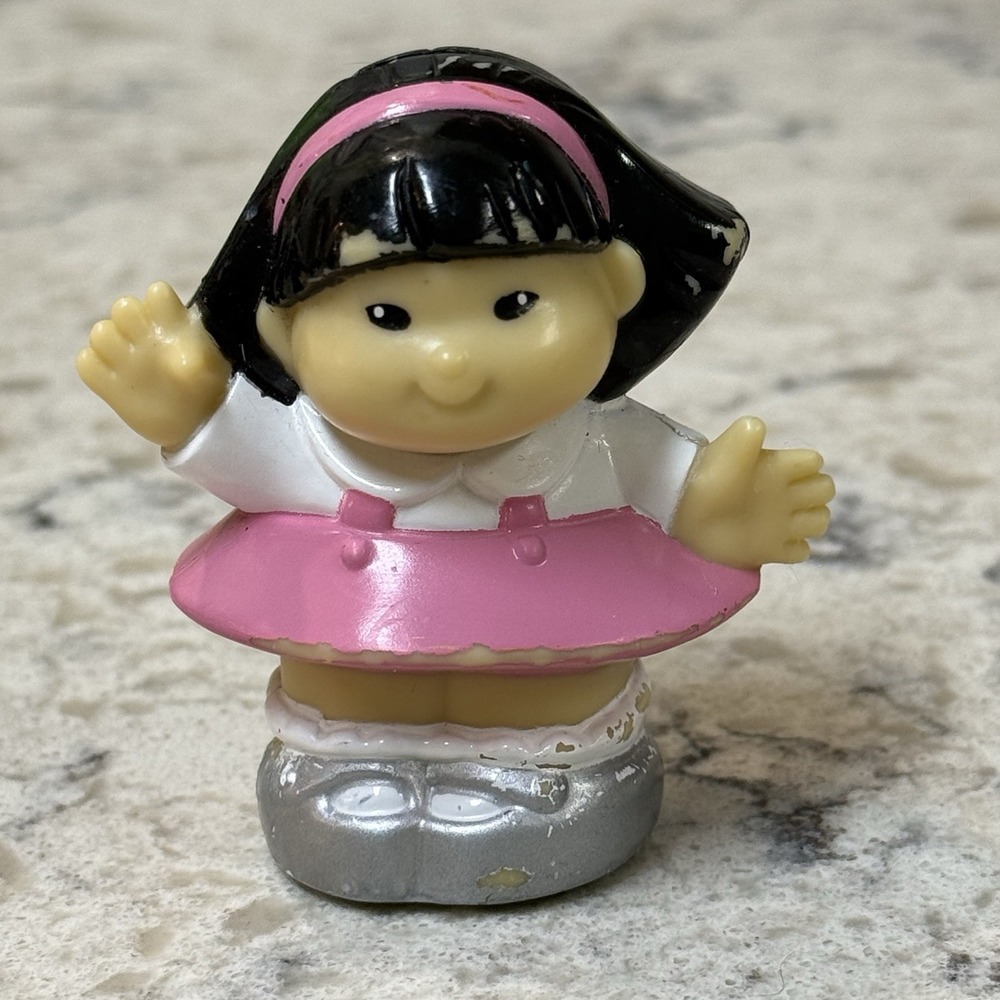 Fisher Price Little People Sonya Lee Girl Pink White Silver Dimple Design 2000
